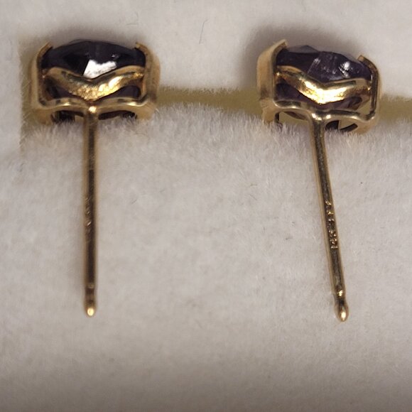 Amethyst Heart Post Earrings Dainty 14k Yellow Gold Vintage February Birthstone - Picture 11 of 15